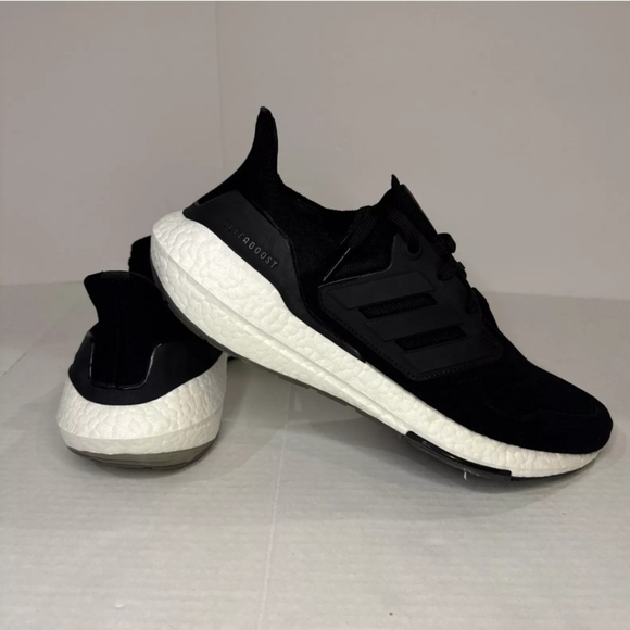 Running Shoes Size 11.5 - Adidas Men’s UltraBoost 22 Collegiate Navy Shoes - Picture 1 of 6